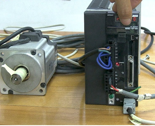 Sửa motor servo Omron GYG lỗi encoder – Giải pháp tối ưu để duy trì hiệu suất hệ thống